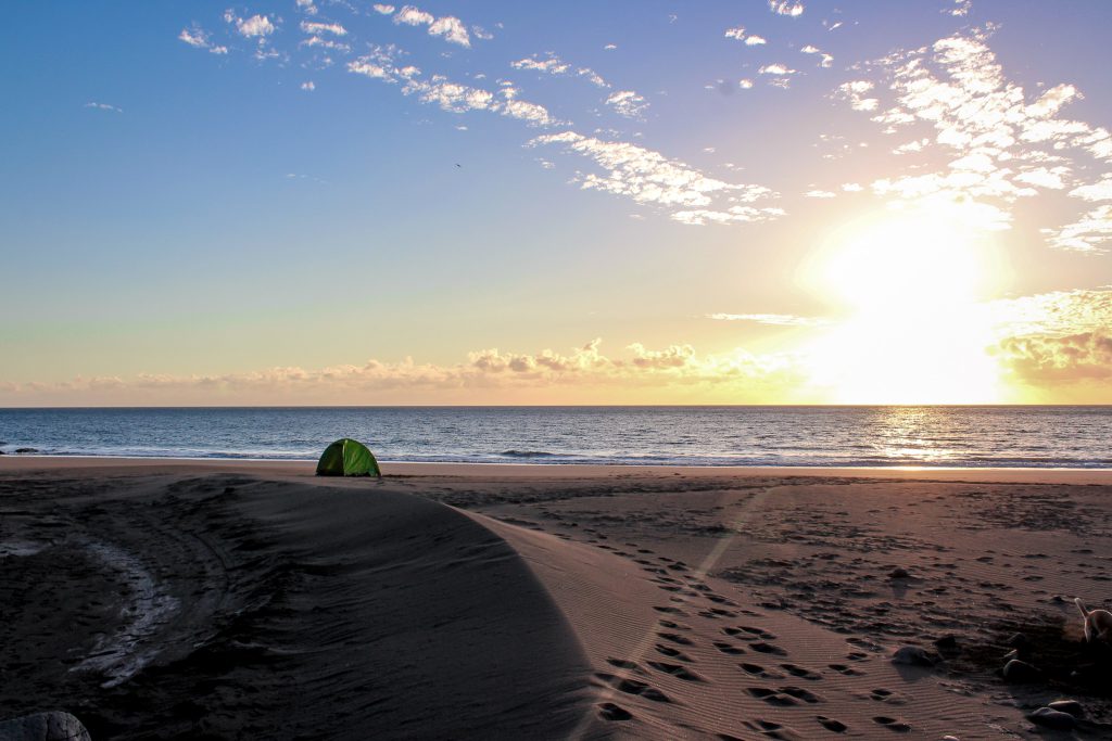 Camping on Playa Guigui, Gran Canaria