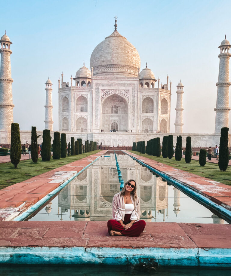 Portrait of a young woman smiling with two young men standing behind her on  the riverbank, Taj Mahal, Agra, Uttar Pradesh, India - Stock Photo -  Masterfile - Premium Royalty-Free, Code: 630-01128612